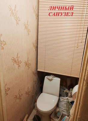 Продам комнату в 8-комн. квартире, Рощинская ул, 3к2, Гатчина г