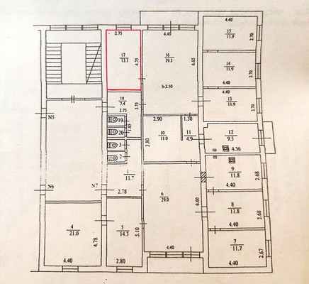 Продам комнату в 8-комн. квартире, Рощинская ул, 3к2, Гатчина г