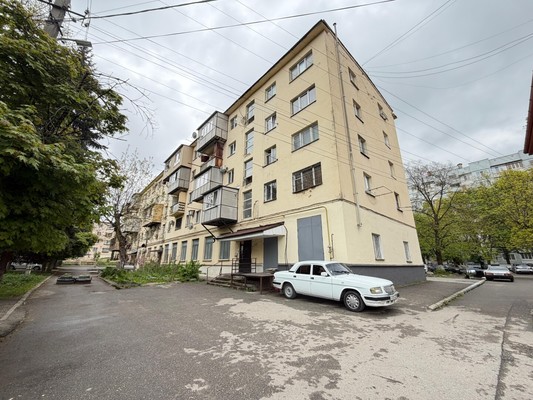 Продам трехкомнатную (3-комн.) квартиру, Мусукаева ул, 4, Нальчик г