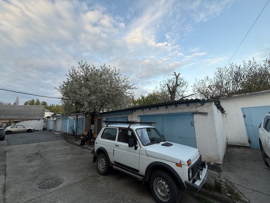 Продам однокомнатную (1-комн.) квартиру, Дыбенко ул, 17, Симферополь г