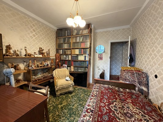 Продам трехкомнатную (3-комн.) квартиру, Солнечная ул, 11, Партенит пгт