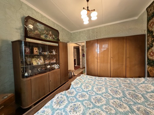 Продам трехкомнатную (3-комн.) квартиру, Солнечная ул, 11, Партенит пгт