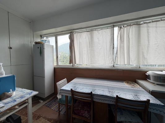 Продам трехкомнатную (3-комн.) квартиру, Солнечная ул, 11, Партенит пгт