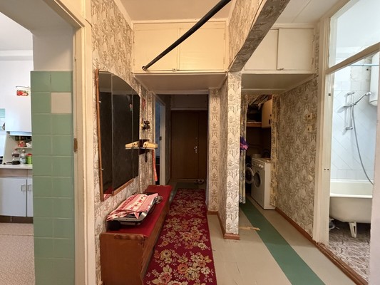 Продам трехкомнатную (3-комн.) квартиру, Солнечная ул, 11, Партенит пгт