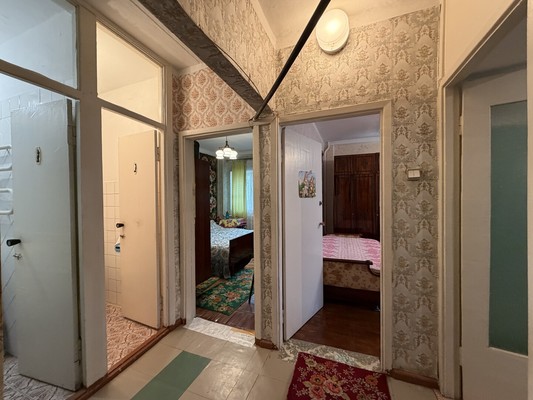 Продам трехкомнатную (3-комн.) квартиру, Солнечная ул, 11, Партенит пгт
