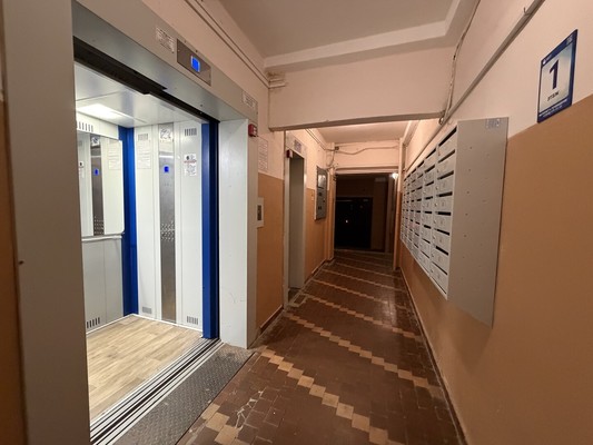 Продам трехкомнатную (3-комн.) квартиру, Солнечная ул, 11, Партенит пгт