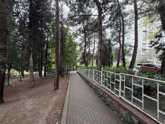 Продам трехкомнатную (3-комн.) квартиру, Солнечная ул, 11, Партенит пгт