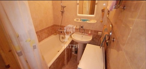 Продам трехкомнатную (3-комн.) квартиру, Добровольского ул, 5к5, Ростов-на-Дону г