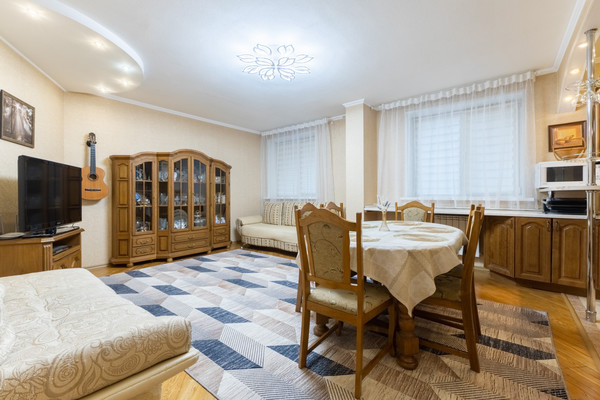Продам трехкомнатную (3-комн.) квартиру, Меридианная ул, 12, Казань г