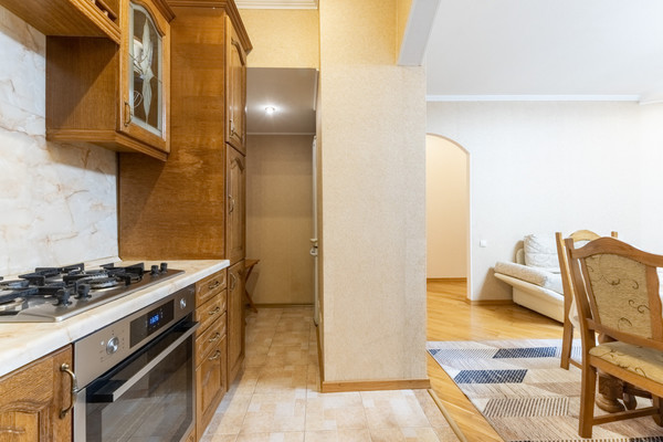 Продам трехкомнатную (3-комн.) квартиру, Меридианная ул, 12, Казань г