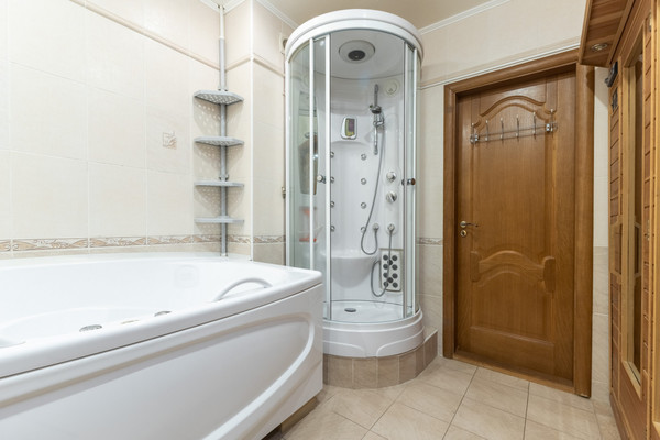 Продам трехкомнатную (3-комн.) квартиру, Меридианная ул, 12, Казань г
