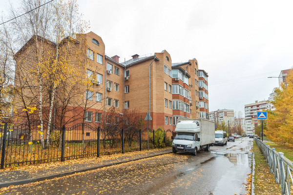 Продам трехкомнатную (3-комн.) квартиру, Меридианная ул, 12, Казань г