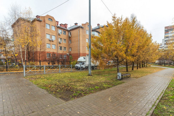 Продам трехкомнатную (3-комн.) квартиру, Меридианная ул, 12, Казань г