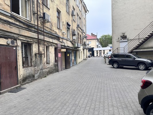 Продам коммерческое помещение 74,9 м2, Чайковского ул, 2, Калининград г