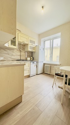 Продам двухкомнатную (2-комн.) квартиру, Большеохтинский пр-кт, 39, Санкт-Петербург г