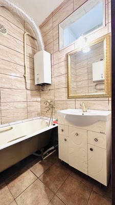 Продам двухкомнатную (2-комн.) квартиру, Большеохтинский пр-кт, 39, Санкт-Петербург г