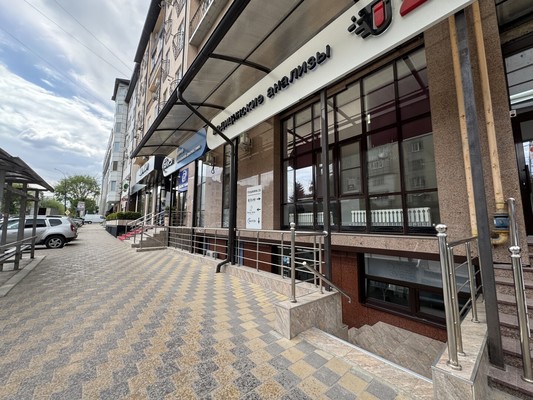 Продам трехкомнатную (3-комн.) квартиру, Пушкина ул, 35а, Нальчик г