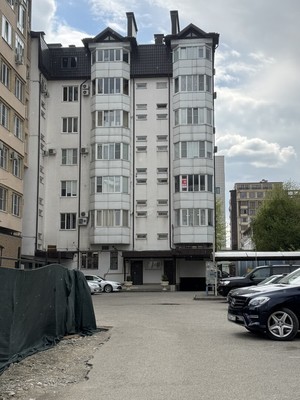 Продам трехкомнатную (3-комн.) квартиру, Пушкина ул, 35а, Нальчик г