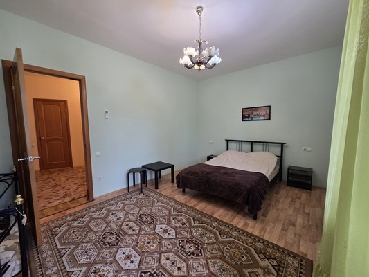 Продам трехкомнатную (3-комн.) квартиру, Черкасская ул, 85, Краснодар г