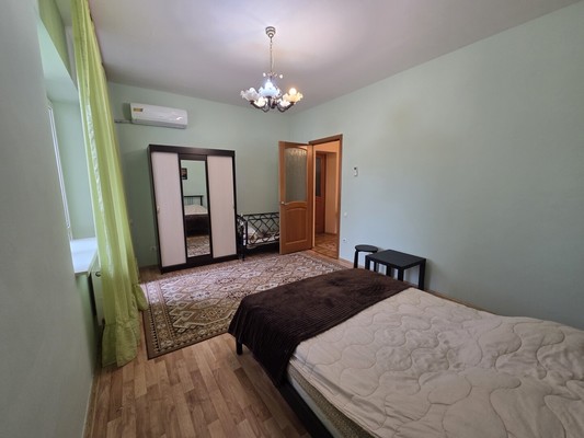 Продам трехкомнатную (3-комн.) квартиру, Черкасская ул, 85, Краснодар г