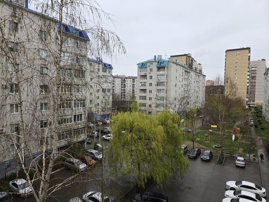 Продам трехкомнатную (3-комн.) квартиру, Черкасская ул, 85, Краснодар г