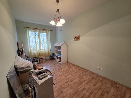 Продам трехкомнатную (3-комн.) квартиру, Черкасская ул, 85, Краснодар г