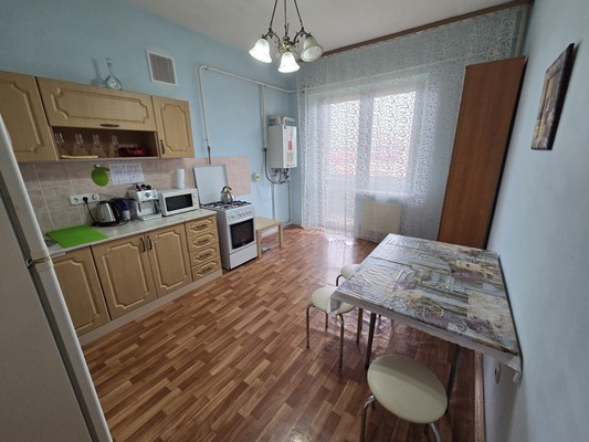 Продам трехкомнатную (3-комн.) квартиру, Черкасская ул, 85, Краснодар г