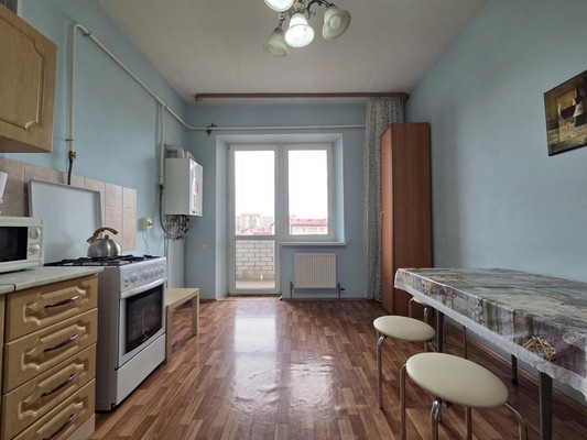 Продам трехкомнатную (3-комн.) квартиру, Черкасская ул, 85, Краснодар г