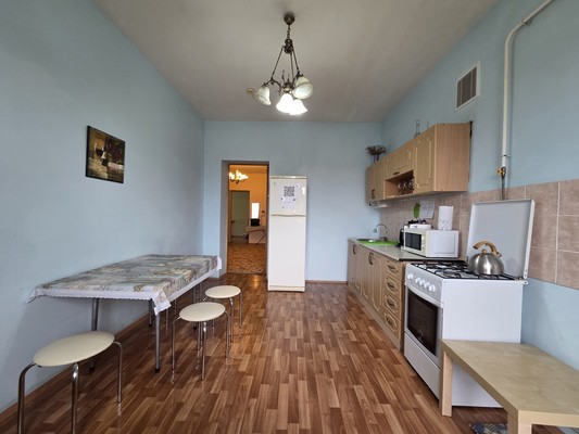 Продам трехкомнатную (3-комн.) квартиру, Черкасская ул, 85, Краснодар г