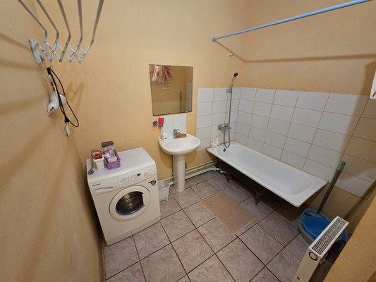 Продам трехкомнатную (3-комн.) квартиру, Черкасская ул, 85, Краснодар г