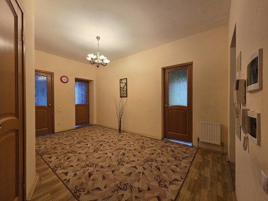 Продам трехкомнатную (3-комн.) квартиру, Черкасская ул, 85, Краснодар г