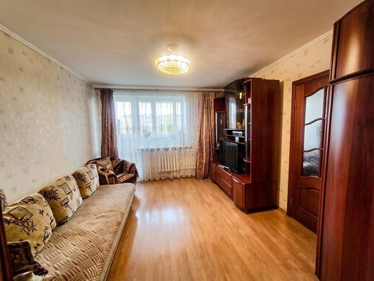 Продам трехкомнатную (3-комн.) квартиру, Зур Урам ул, 10, Казань г