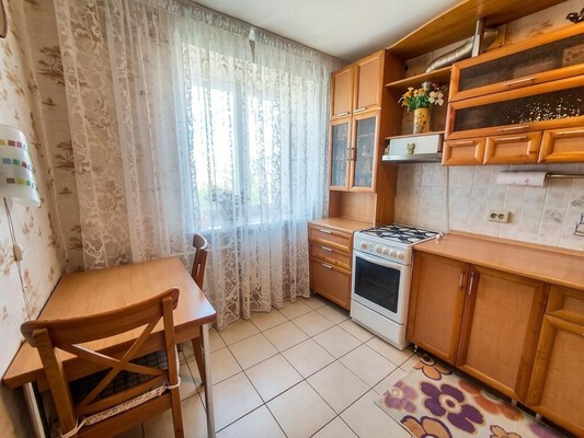 Продам трехкомнатную (3-комн.) квартиру, Зур Урам ул, 10, Казань г