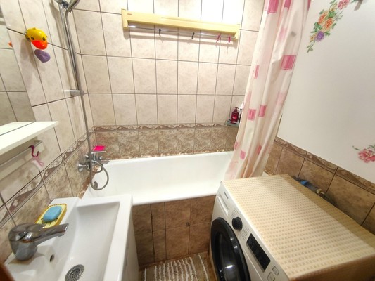 Продам трехкомнатную (3-комн.) квартиру, Зур Урам ул, 10, Казань г