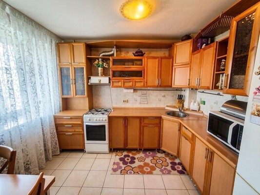 Продам трехкомнатную (3-комн.) квартиру, Зур Урам ул, 10, Казань г