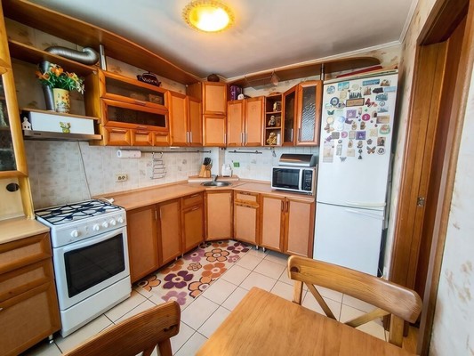 Продам трехкомнатную (3-комн.) квартиру, Зур Урам ул, 10, Казань г