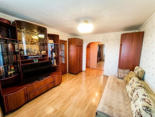 Продам трехкомнатную (3-комн.) квартиру, Зур Урам ул, 10, Казань г