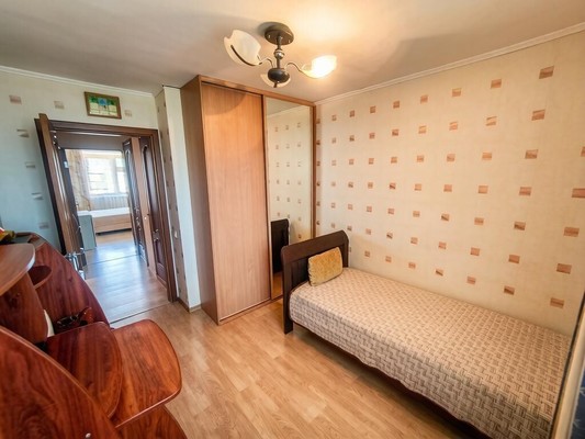 Продам трехкомнатную (3-комн.) квартиру, Зур Урам ул, 10, Казань г