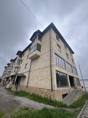 Продам двухкомнатную (2-комн.) квартиру, Героя России Кярова А.С. ул, 95, Чегем г