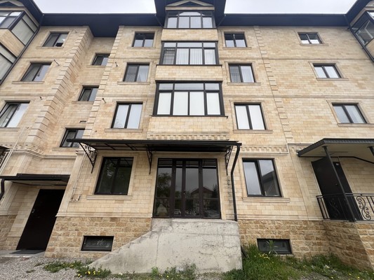 Продам двухкомнатную (2-комн.) квартиру, Героя России Кярова А.С. ул, 95, Чегем г