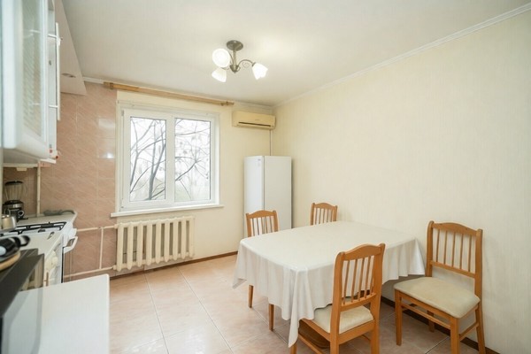 Продам трехкомнатную (3-комн.) квартиру, Черкасская ул, 43, Краснодар г