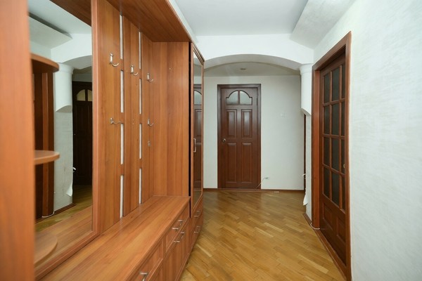 Продам трехкомнатную (3-комн.) квартиру, Черкасская ул, 43, Краснодар г