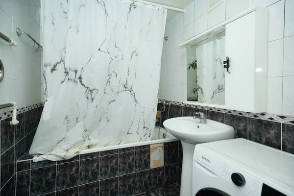 Продам трехкомнатную (3-комн.) квартиру, Черкасская ул, 43, Краснодар г