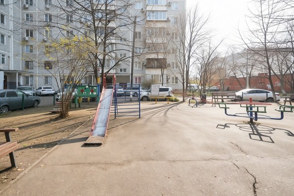 Продам трехкомнатную (3-комн.) квартиру, Черкасская ул, 43, Краснодар г