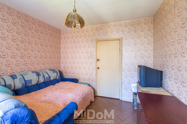 Продам трехкомнатную (3-комн.) квартиру, Планерная ул, 71к3, Санкт-Петербург г