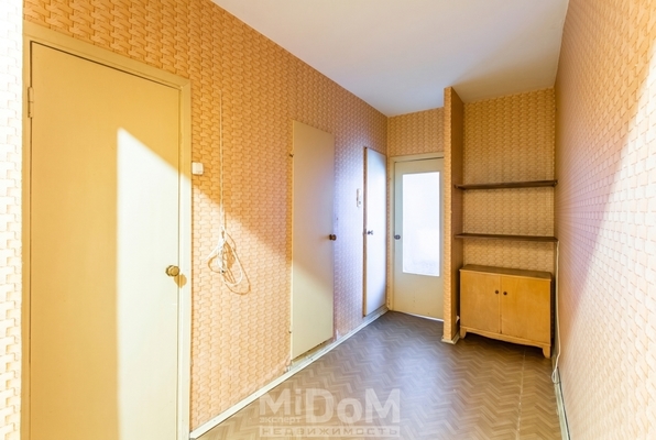 Продам трехкомнатную (3-комн.) квартиру, Планерная ул, 71к3, Санкт-Петербург г
