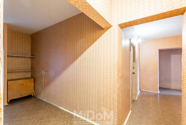Продам трехкомнатную (3-комн.) квартиру, Планерная ул, 71к3, Санкт-Петербург г