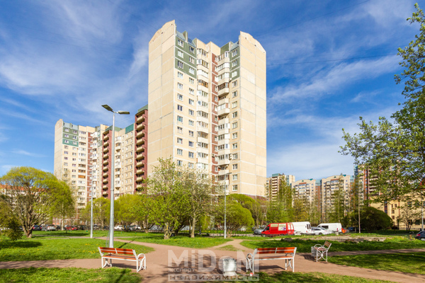 Продам трехкомнатную (3-комн.) квартиру, Планерная ул, 71к3, Санкт-Петербург г