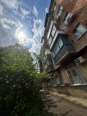 Продам трехкомнатную (3-комн.) квартиру, Железнодорожная ул, 12/1, Краснодар г