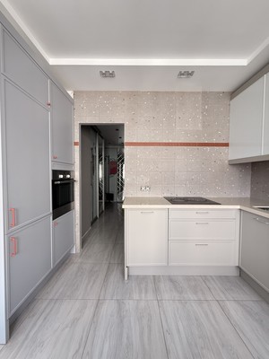 Продам трехкомнатную (3-комн.) квартиру, Рождественская ул, 14, Москва г